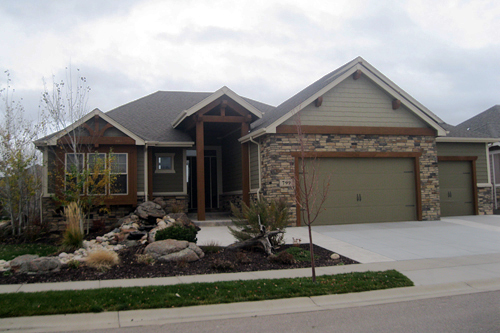 Exterior image of home with link to detail page